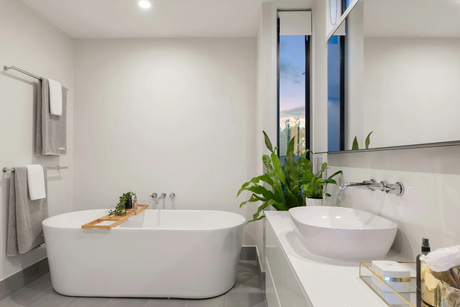 Contemporary bathroom interior